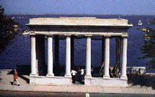 Granits&auml;ulenportico am Plymothrock - Massachusetts